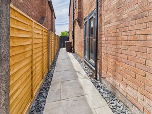 Photo 40- click for photo gallery